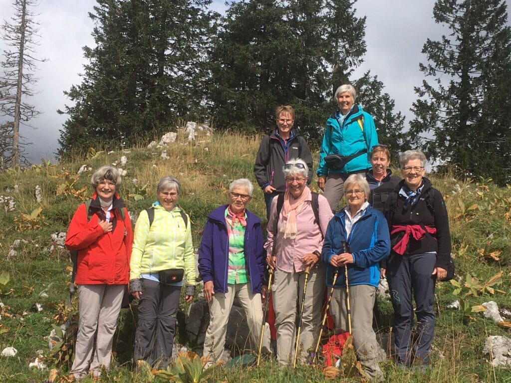 Frauenriege Chasseral auf dem Grat